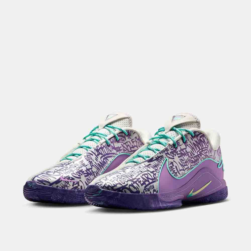 Front view of the Nike LeBron XXII “Frozen Grapes”.