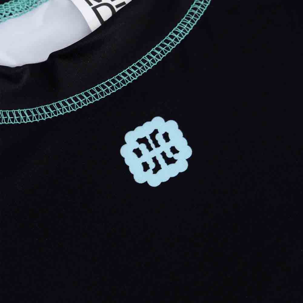 Up close view of the Kids' Prove It Compression Tee.