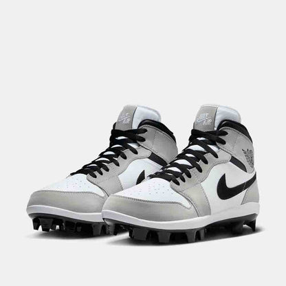 Front view of the Jordan 1 Retro MCS Baseball Cleats.