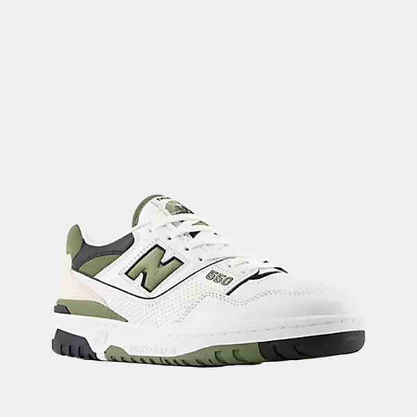 Front view of New Balance 550.