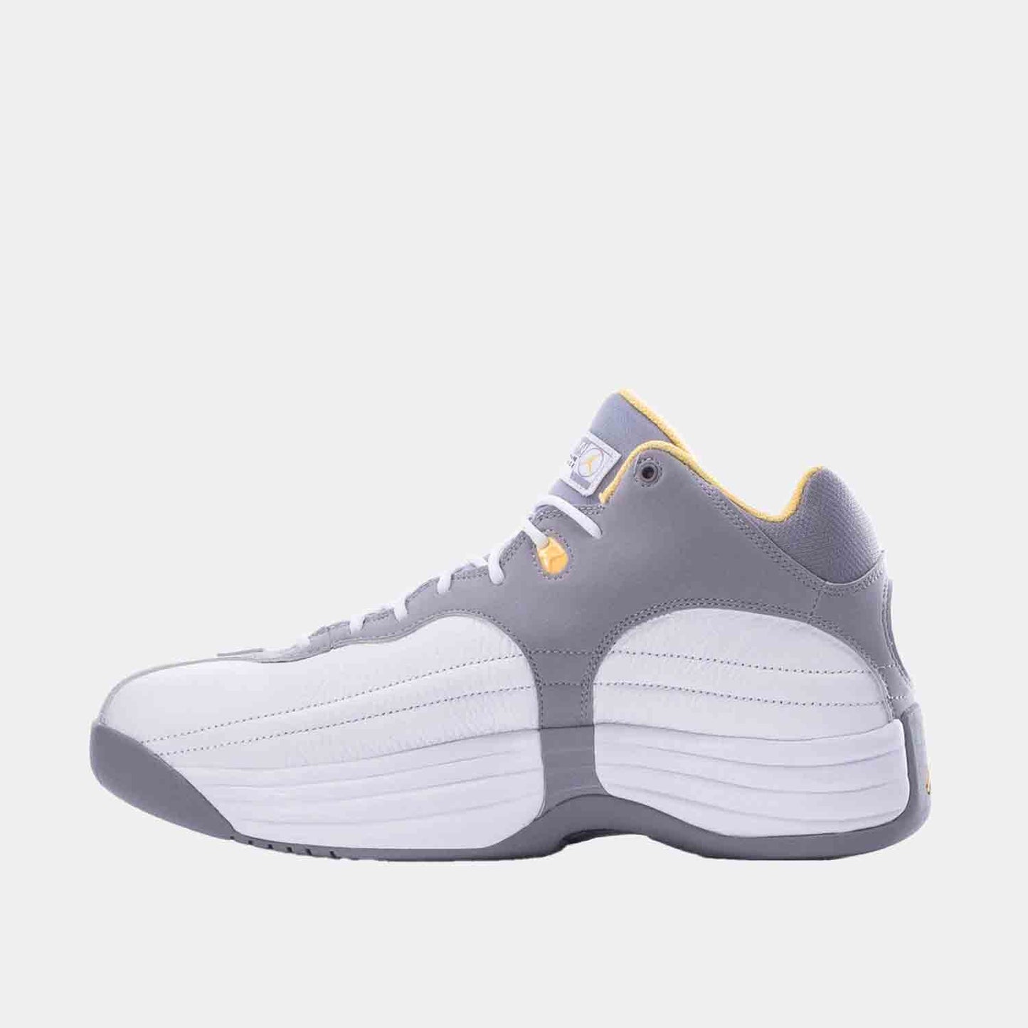 Side medial view of the Men's Jordan Jumpman Team 'Cement Topaz Gold'.