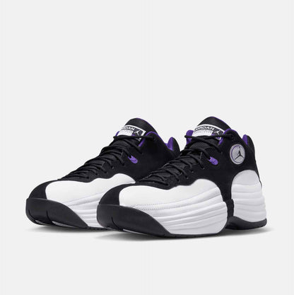 Front view of Men's Jordan Jumpman Basketball Shoes.