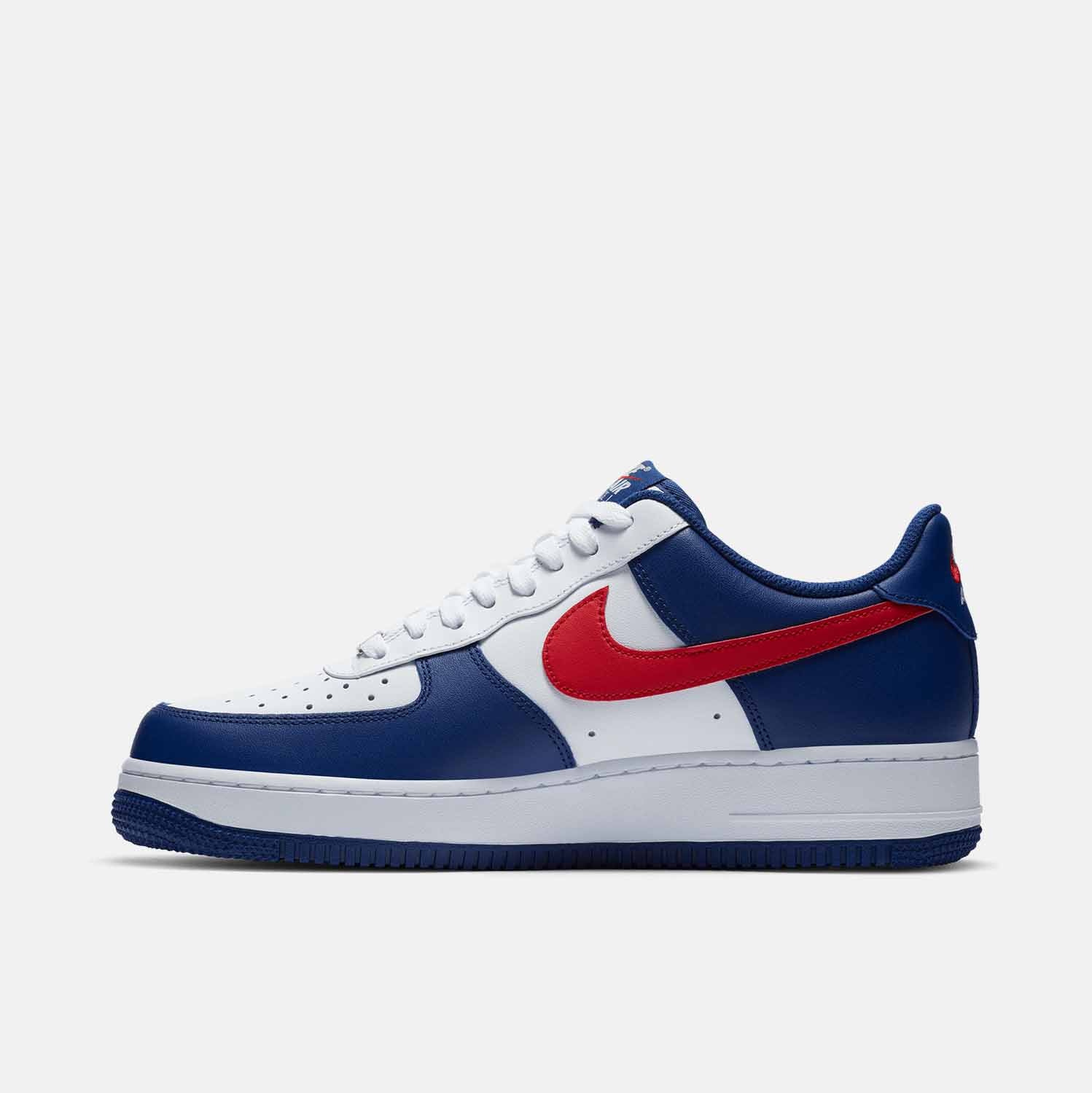 Side medial view of Men's Nike Air Force 1 '07.