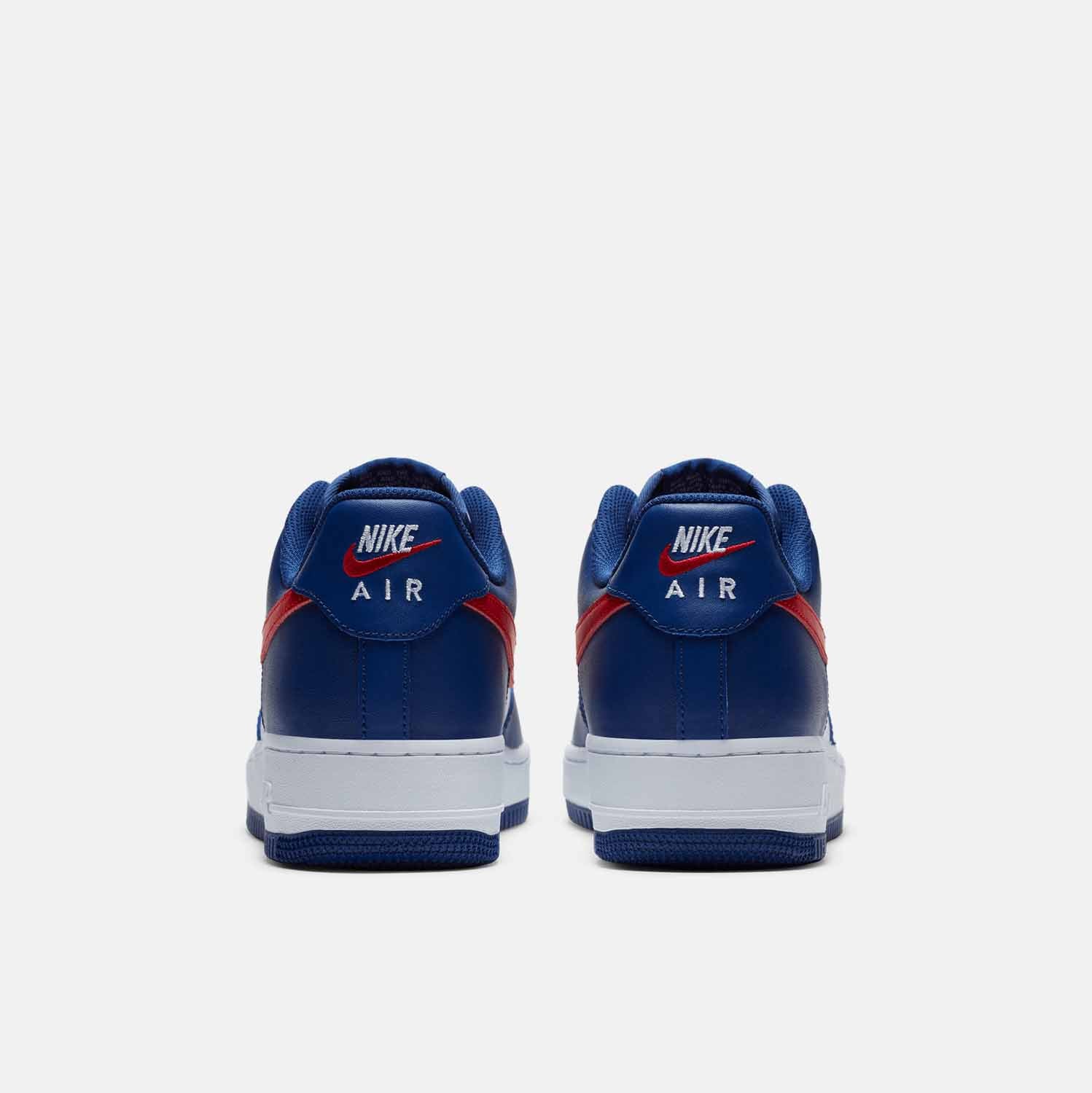 Rear view of Men's Nike Air Force 1 '07.