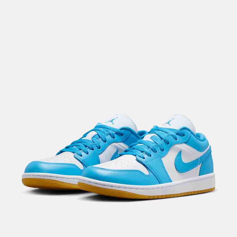 Front view of the Women's Jordan 1 Low.