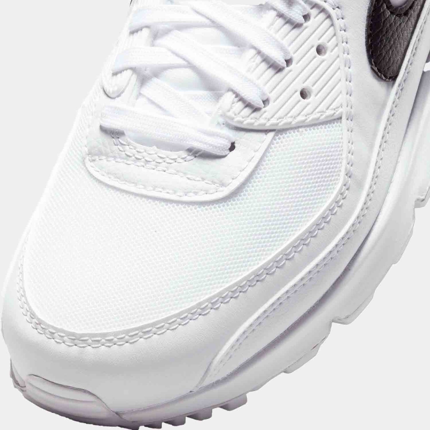 Front, up close view of the Women's Nike Air Max 90.