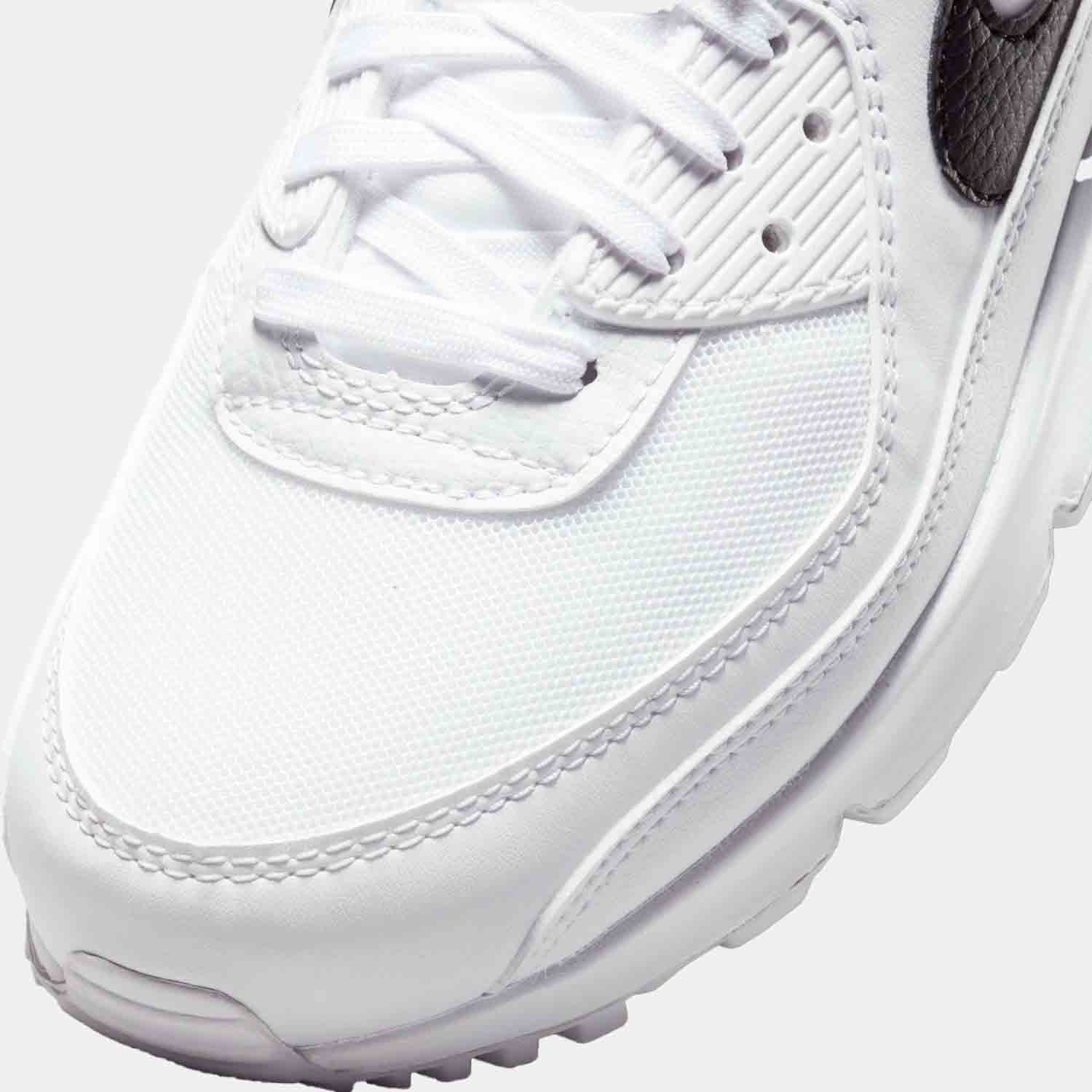 Front, up close view of the Women's Nike Air Max 90.