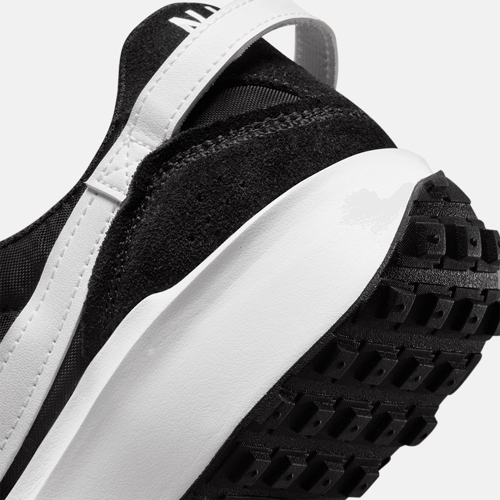 Up close, rear view of the Nike Women's Waffle Debut.