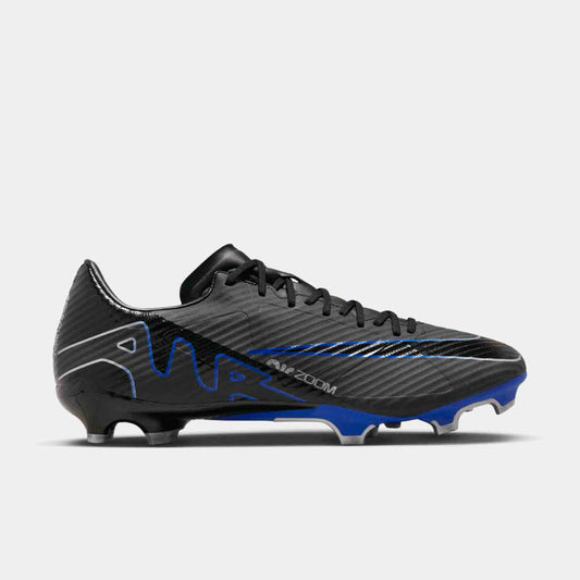 Side view of Nike Mercurial Vapor 15 Academy Soccer Cleats.