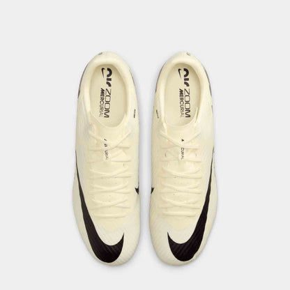 Top view of Nike Mercurial Vapor 15 Academy Soccer Cleats.