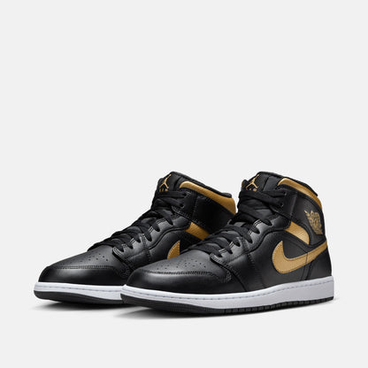 Front view of the Men's Air Jordan 1 Mid.