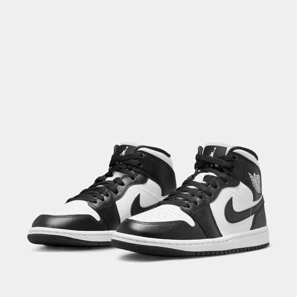 Front view of the Women's Air Jordan 1 Mid.