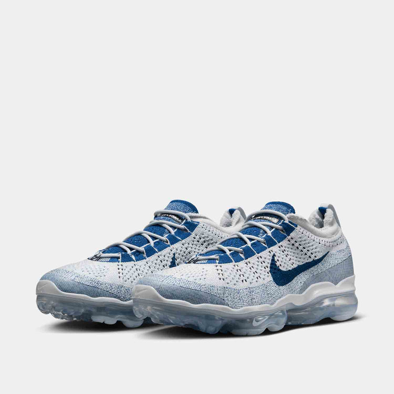 Front view of the Nike Men's Air VaporMax 2023 Flyknit.
