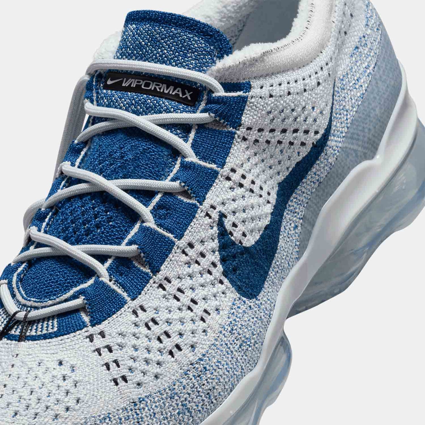 Up close front view of the Nike Men's Air VaporMax 2023 Flyknit.
