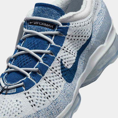Up close front view of the Nike Men's Air VaporMax 2023 Flyknit.