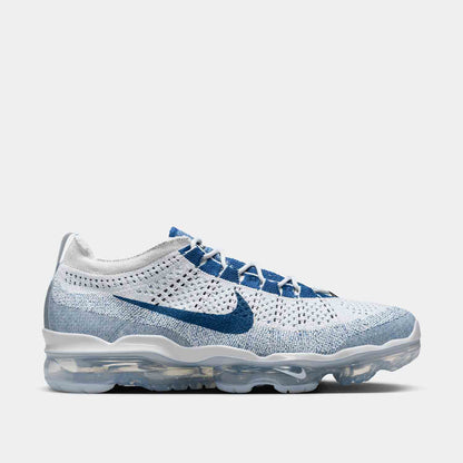 Side view of the Nike Men's Air VaporMax 2023 Flyknit.