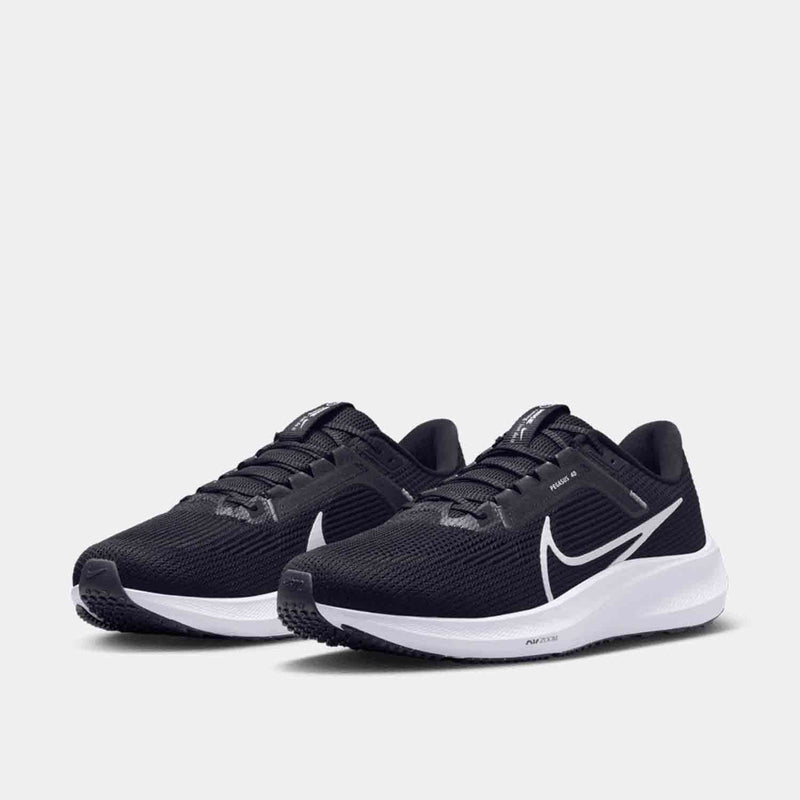 Front view of the Men's Nike Pegasus 40 Running Shoes.
