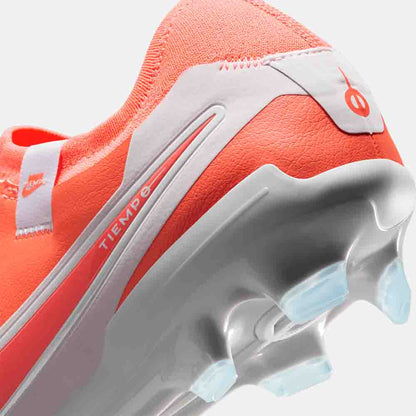 Up close, rear view of the Nike Tiempo Legend 10 Pro Soccer Cleats.