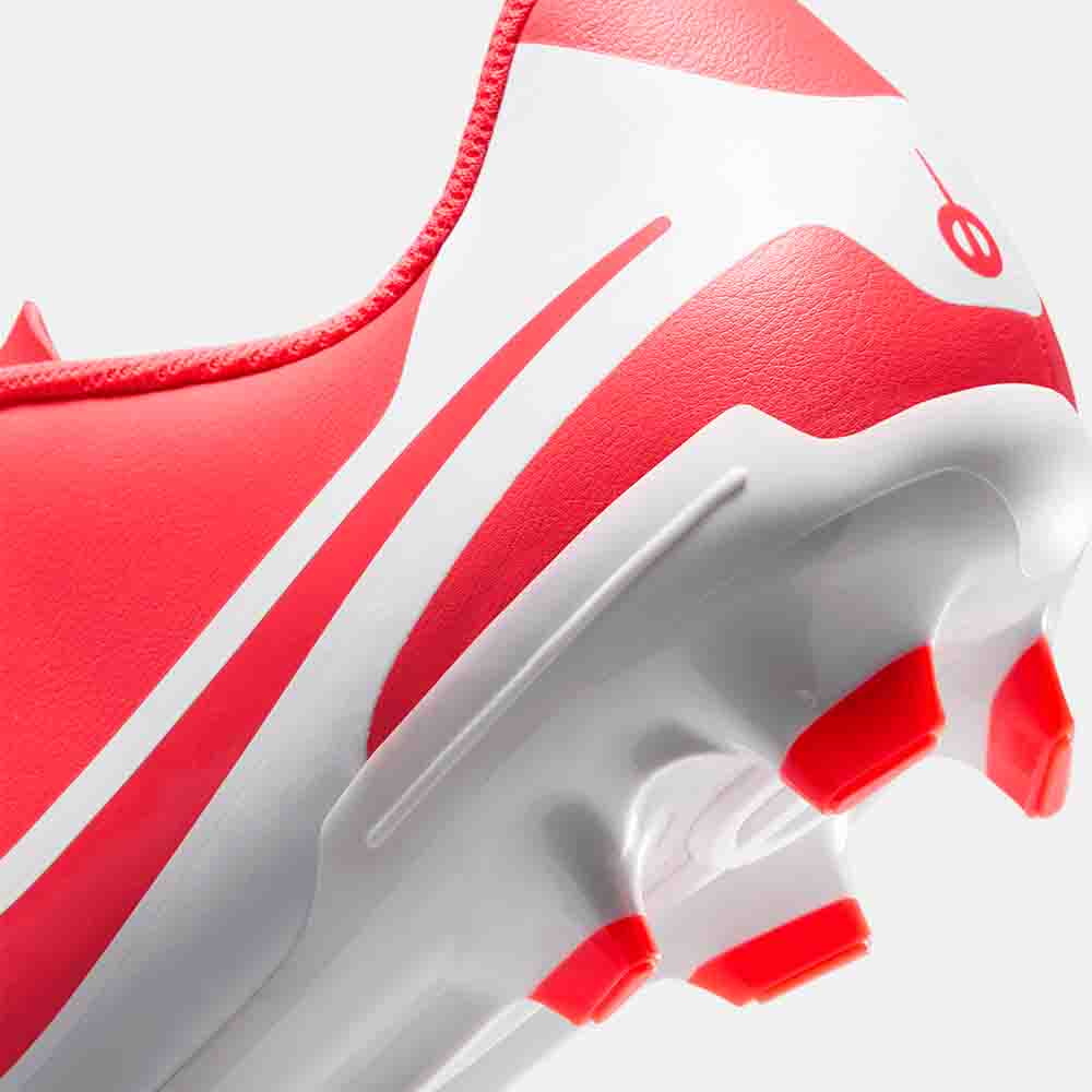 Up close, rear view of the Nike Tiempo Legend 10 Club Soccer Cleats.