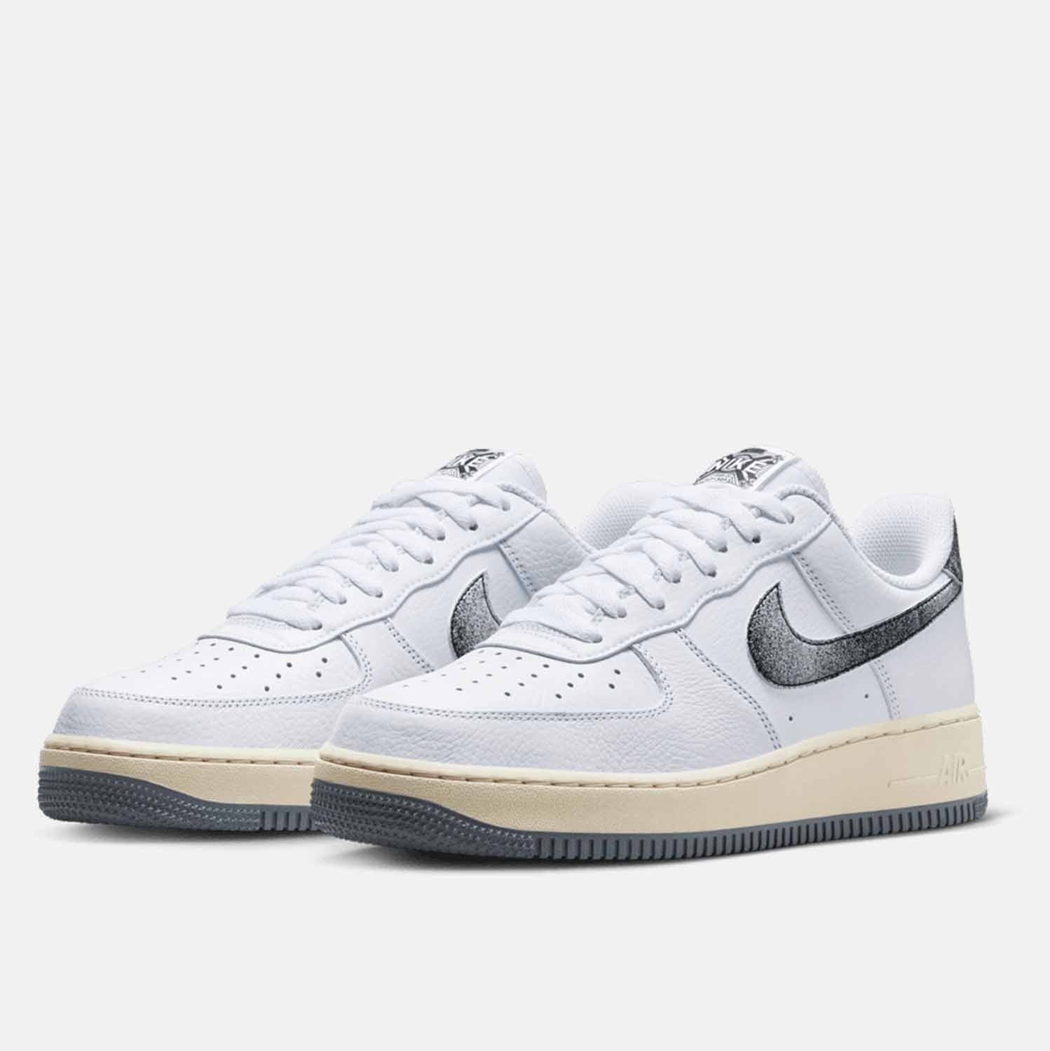 Front view of Men's Nike Air Force 1 '07.