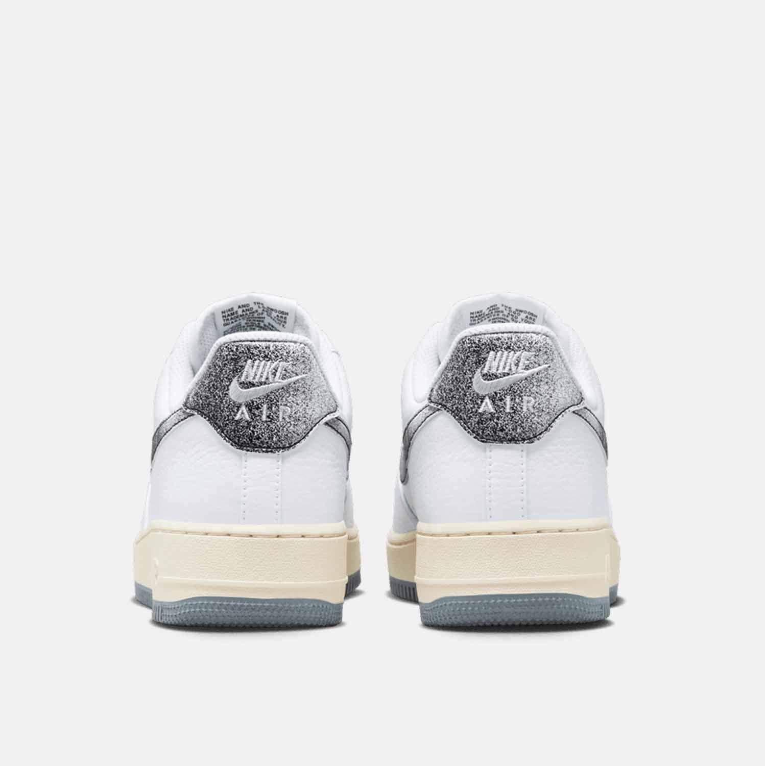 Rear view of Men's Nike Air Force 1 '07.