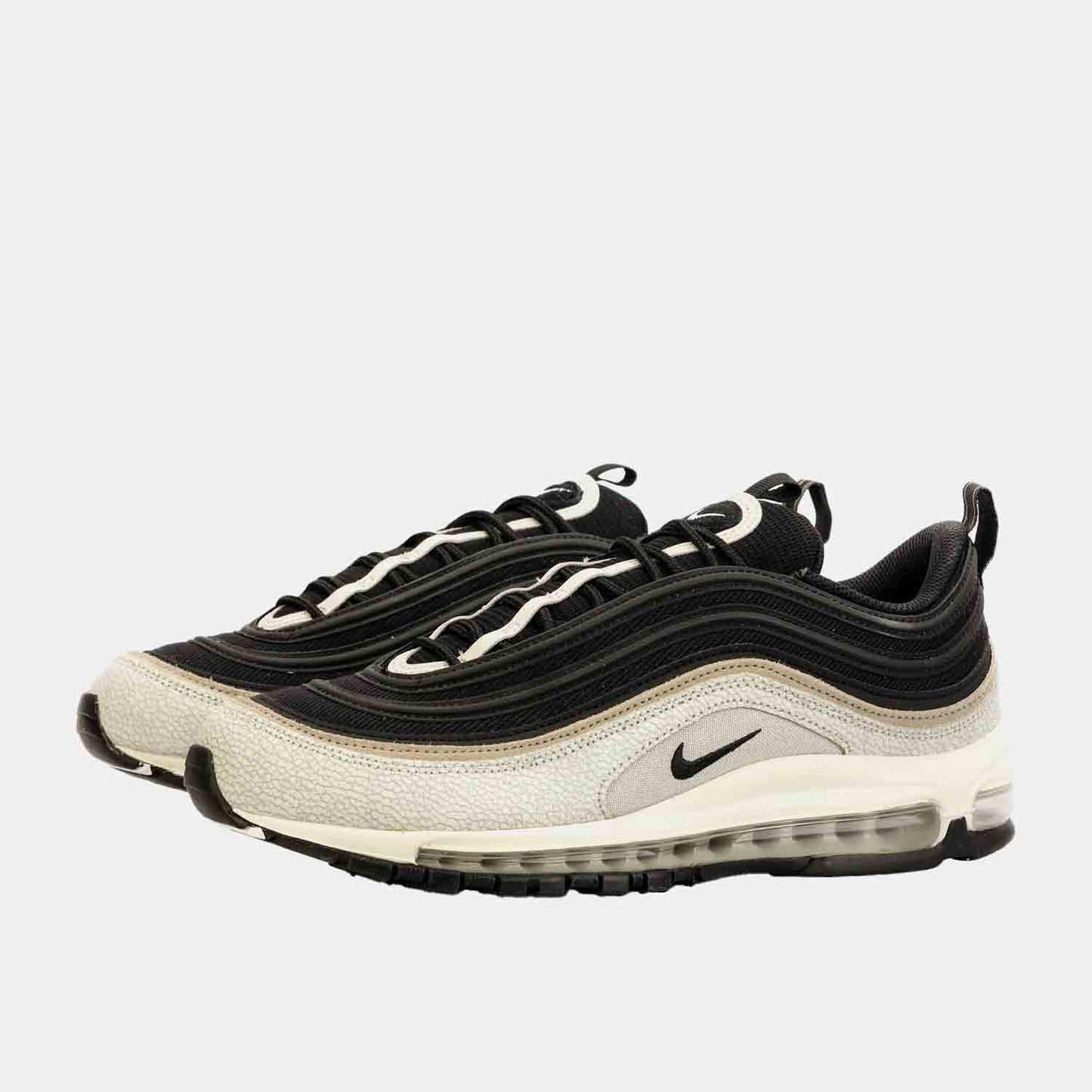 Side view of the Men's Nike Air Max 97 SE.