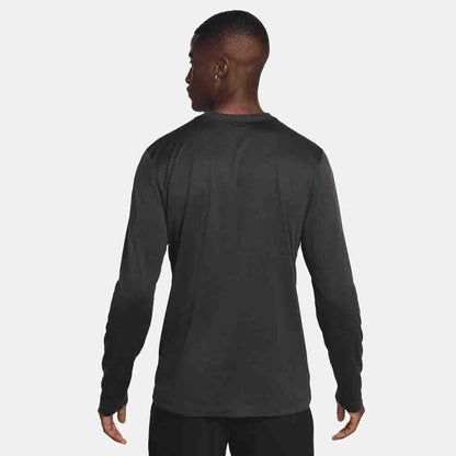 Rear view of the Men's Nike Long-Sleeve Fitness Top.