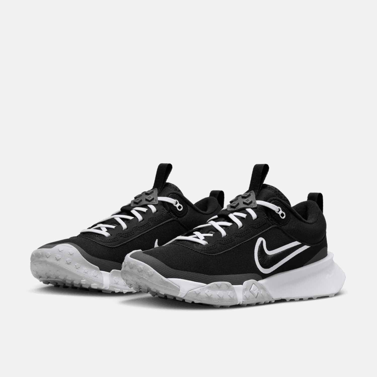 Front view of Nike Men's Air Diamond Varsity Baseball Turf Shoe.