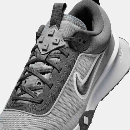 Up close, front view of the Nike Air Diamond Varsity Turf Baseball Shoes.