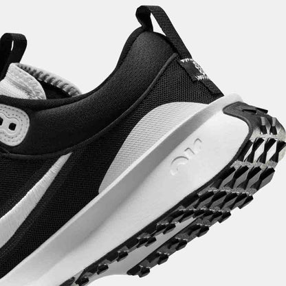Up close, rear view of the Nike Air Diamond Varsity Turf Baseball Shoes.