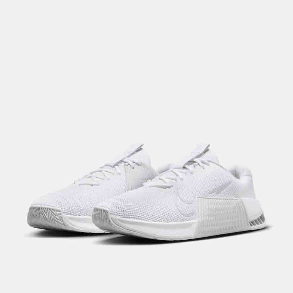 Front view of the Nike Men's Metcon 9.