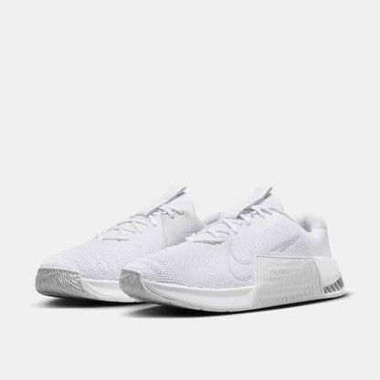 Front view of the Nike Men's Metcon 9.