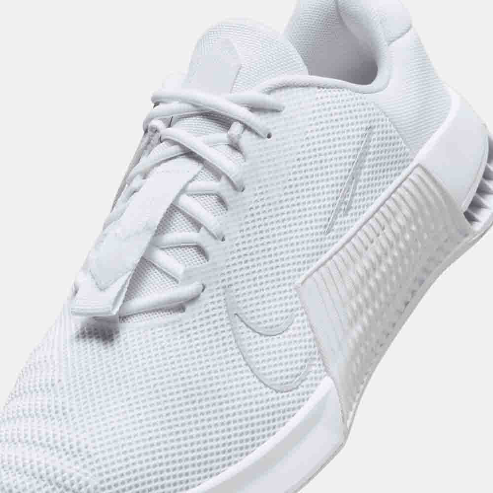 Up close, front view of the Nike Men's Metcon 9.