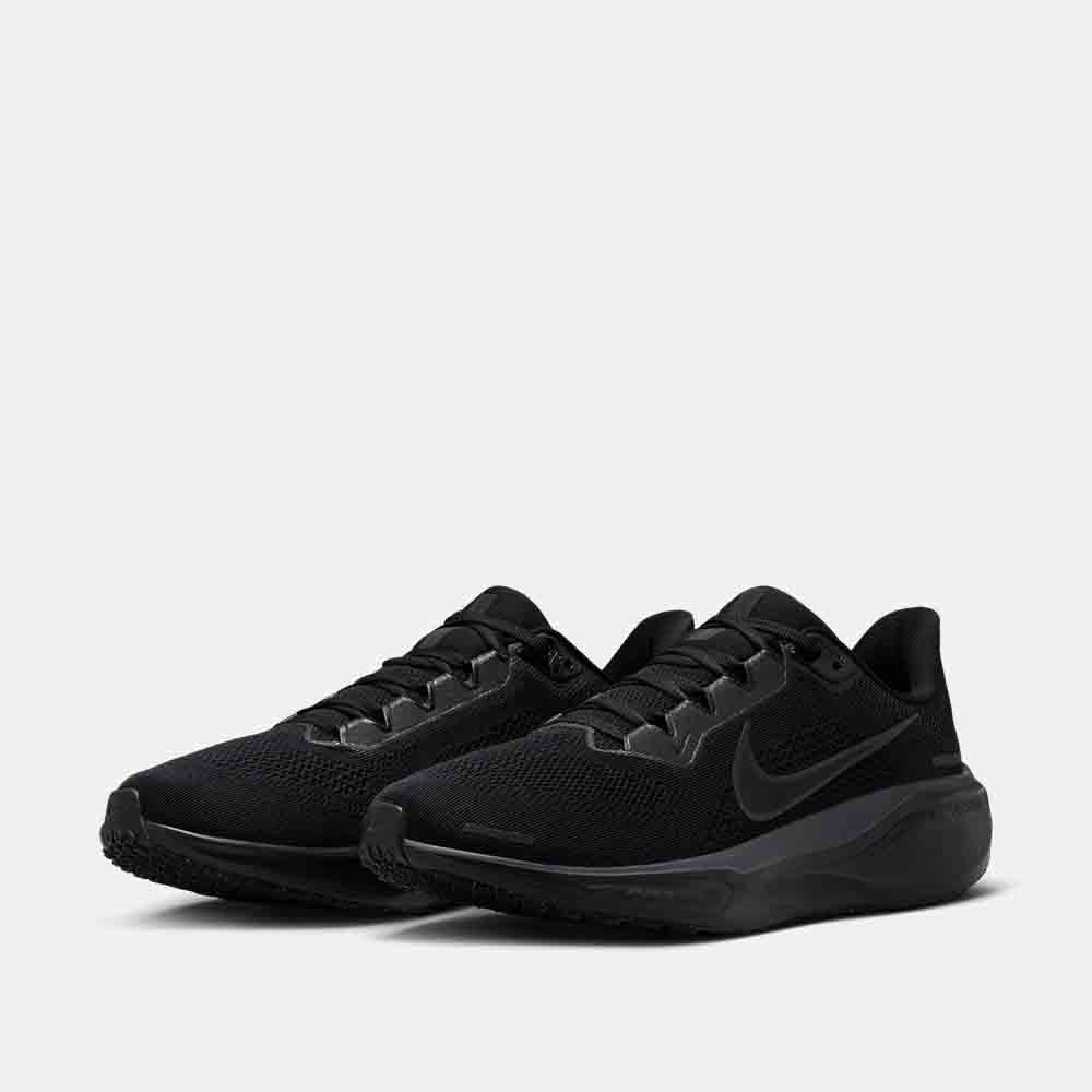 Front view of the Nike Men's Pegasus 41 Running Shoes.