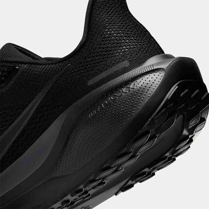 Up close, rear view of the Nike Men's Pegasus 41 Running Shoes.