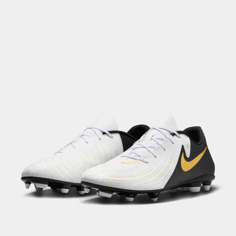 Front view of the Nike Phantom GX 2 Club Soccer Cleats.