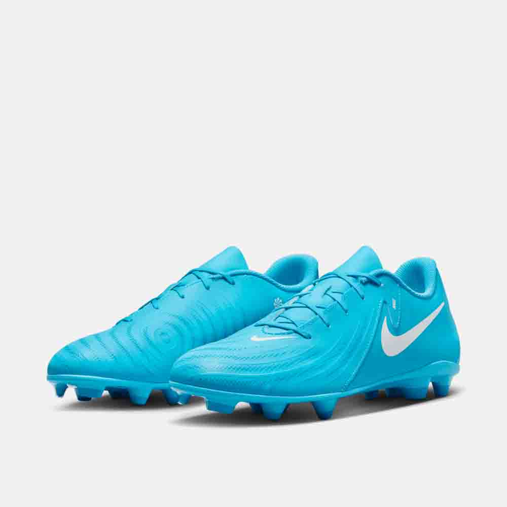 Front view of the Nike Phantom GX 2 Club Soccer Cleats.