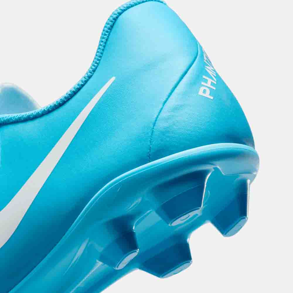 Up close, rear view of the Nike Phantom GX 2 Club Soccer Cleats.