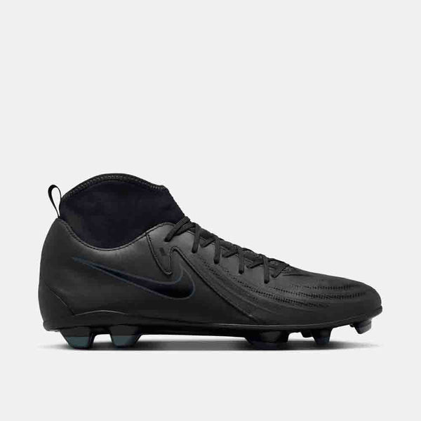 Side view of the Nike Phantom Luna 2 Club Soccer Cleats.