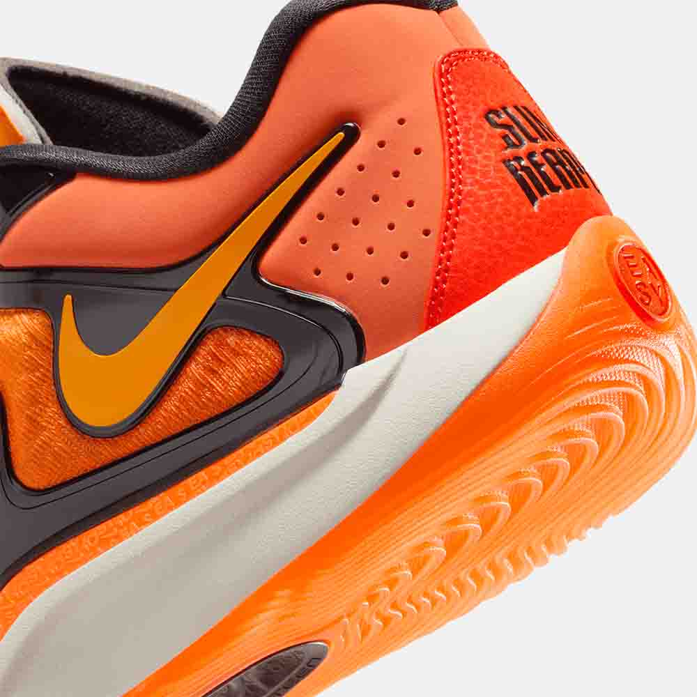 Up close, rear view of the Nike KD17.
