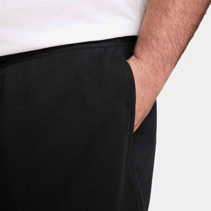 Up close view of pocket on the Nike Men's Club Shorts.