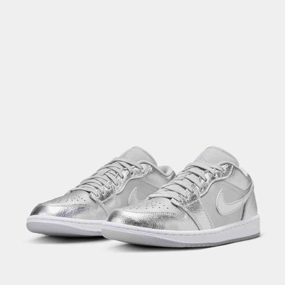 Front view of Women's Jordan 1 Low SE.