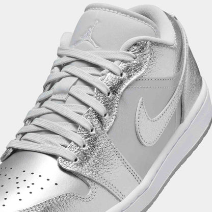 Up close front view of Women's Jordan 1 Low SE.