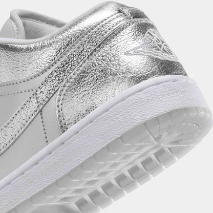 Up close rear view of Women's Jordan 1 Low SE.