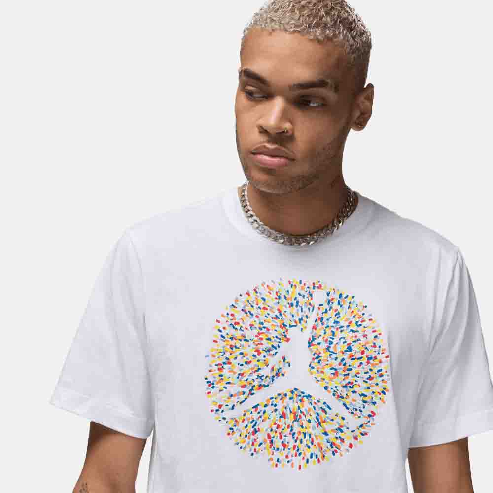 Up close, front view of the Men's Jordan Flight Essentials T-Shirt.