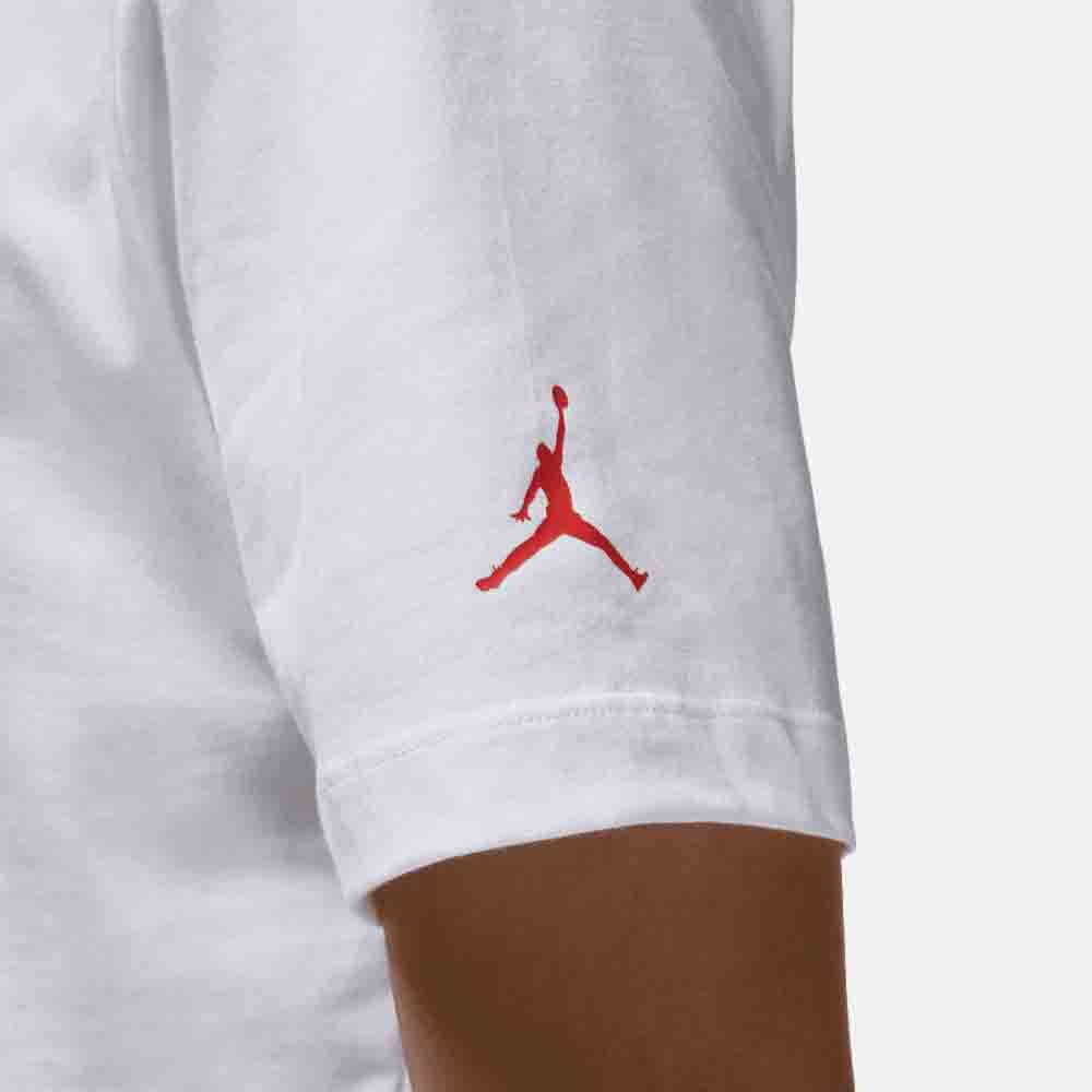 Up close view of sleeve on the Men's Jordan Flight Essentials T-Shirt.