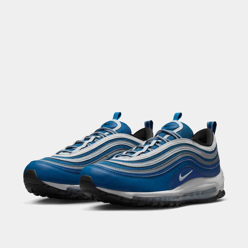 Front view of the Nike Men's Air Max 97.