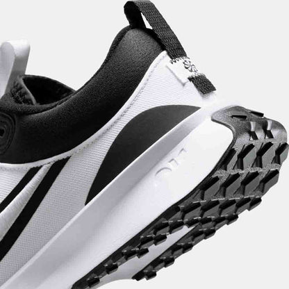 Up close, rear view of the Nike Air Diamond Varsity Turf Baseball Shoes.