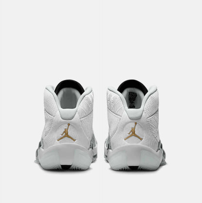 Rear view of Men's Air Jordan XXXVIII FIBA.
