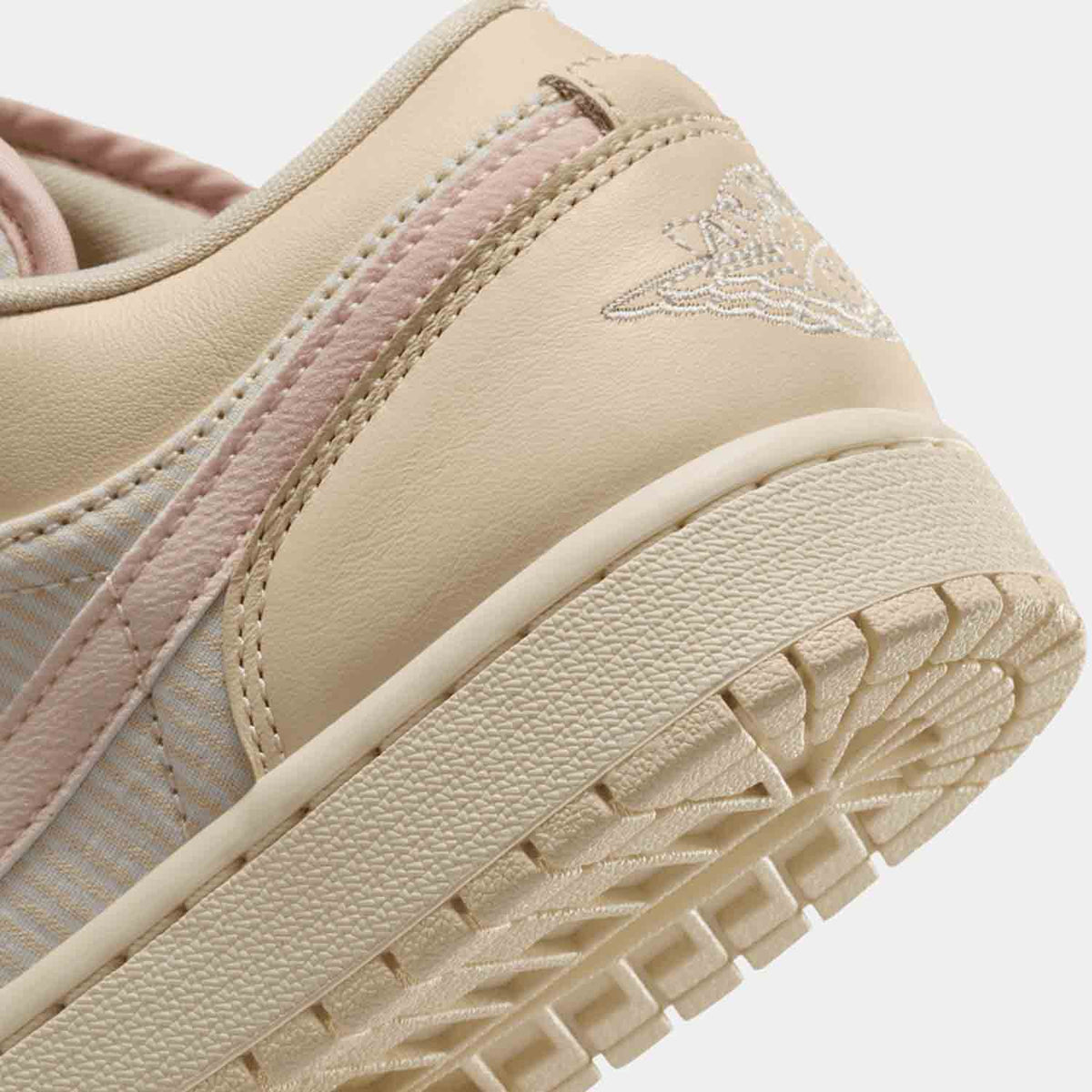 Up close, rear view of the Women's Jordan 1 Low SE.